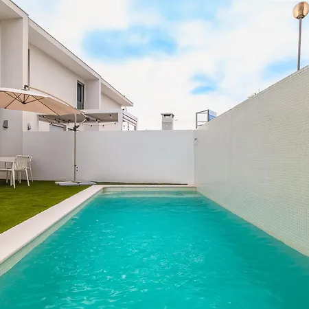 Meco Pool بيت للعطل *